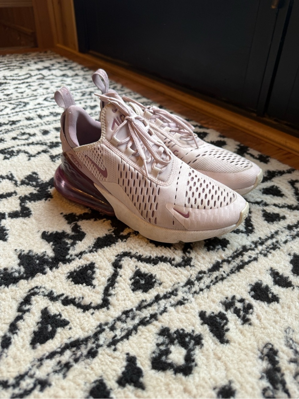 Nike Women's Air Max 270 Lavender/Pale Pink Athletic Sneakers
